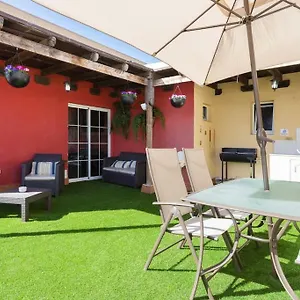 Séjour chez l'habitant Blanca Tenerife - Private - Terrace And Bbq, 5 Minutes From The And Airport, San Isidro (Tenerife)